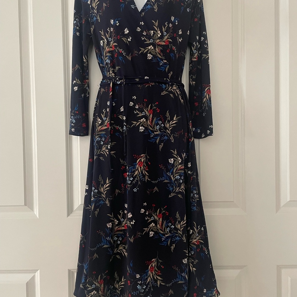 Floral Navy Blue Banana Republic Dress  Size Medium NWT
